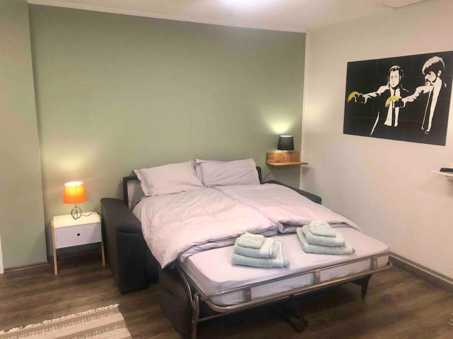 Studio Emdecker Am Delft Appartement Emden Buitenkant foto