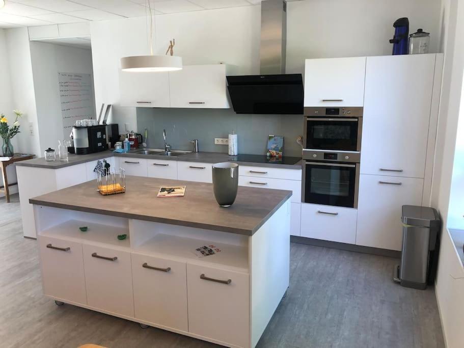 Studio Emdecker Am Delft Appartement Emden Buitenkant foto